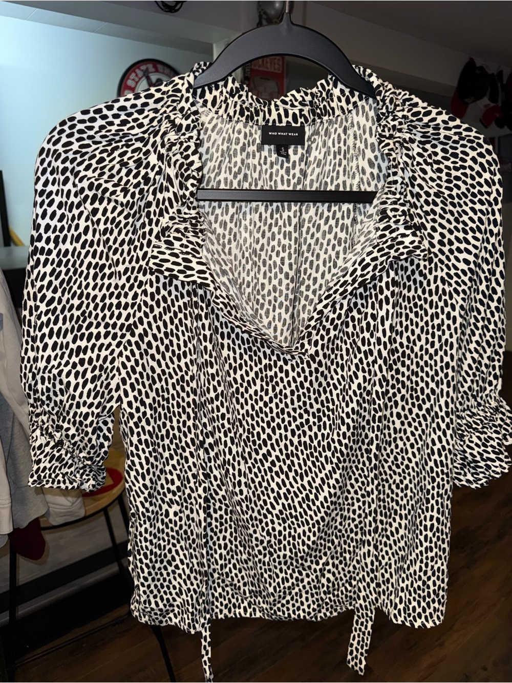Who What Wear Animal Print Ruffle Puff Sleeve Tie Neck Blouse Women’s Small